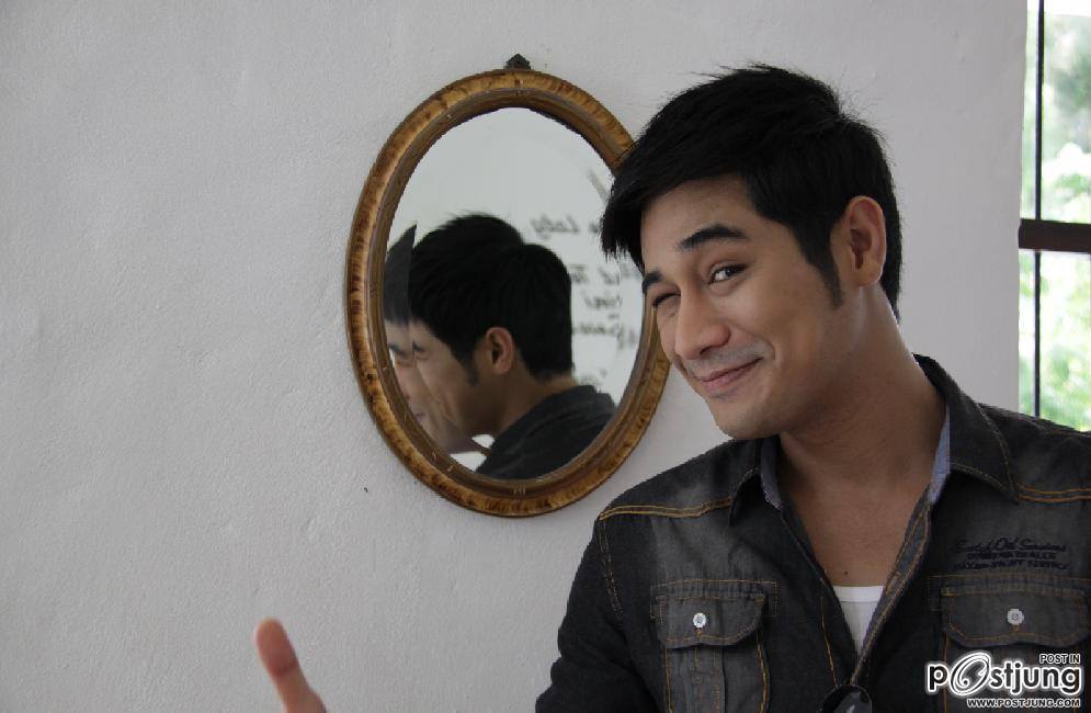 หนุ่มๆในมุกเหลี่ยมเพชร