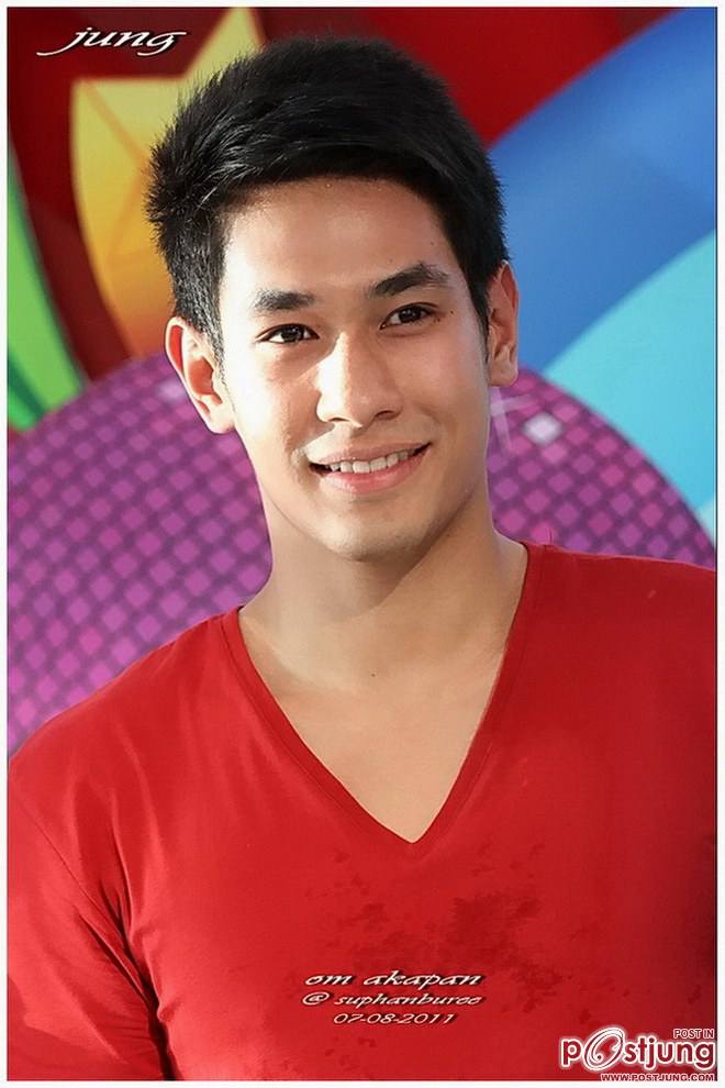 พี่อ๋อม หล่อมาก