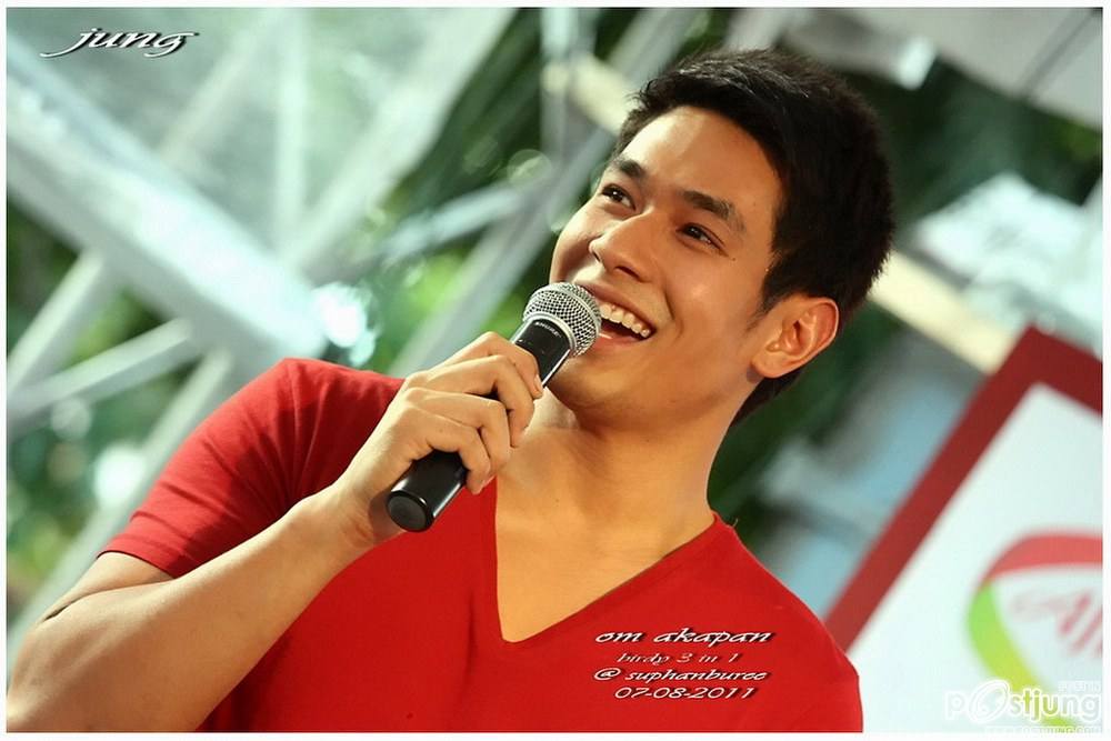 พี่อ๋อม หล่อมาก