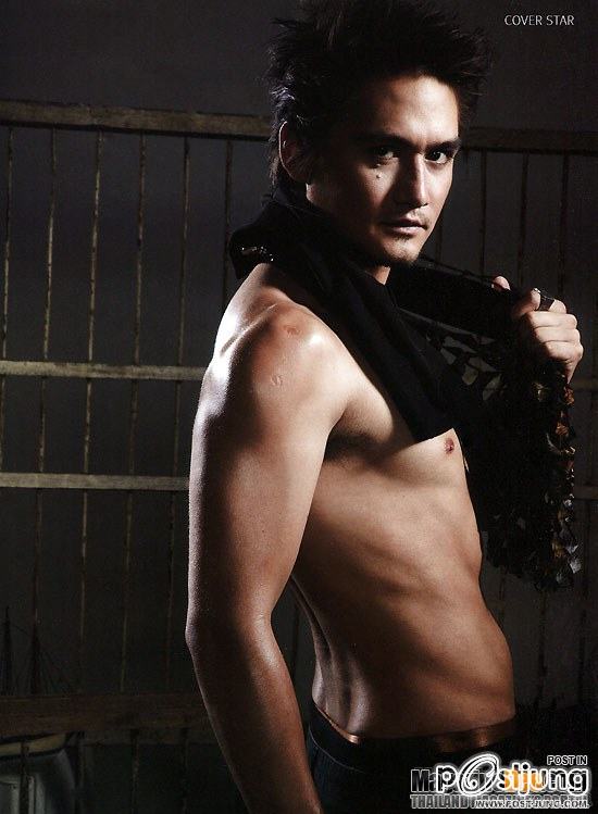 เบ๊น อนันดา