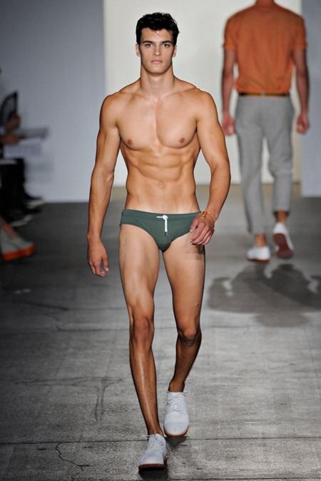 หล่อๆล่ำๆเดินแบบNEW YORK FASHION WEEK: PARKE RONEN SPRING 2012