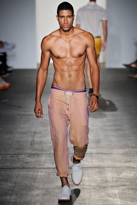 หล่อๆล่ำๆเดินแบบNEW YORK FASHION WEEK: PARKE RONEN SPRING 2012