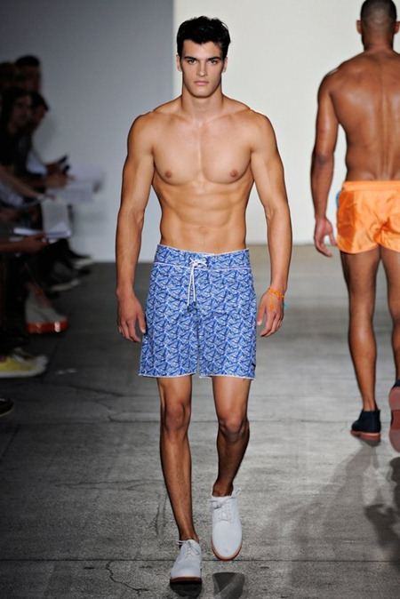 หล่อๆล่ำๆเดินแบบNEW YORK FASHION WEEK: PARKE RONEN SPRING 2012