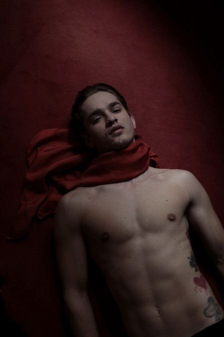 THOMAS ISERMANN IN "HERM&Egrave;S LOVE AFFAIR"