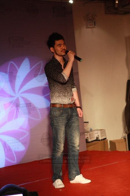 ตี๋๋๋ประกวดหล่อ