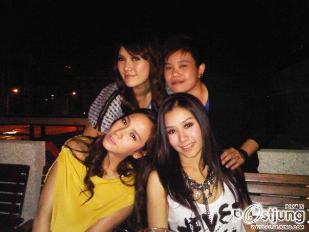 H.N.Y.2012 เก็บตกภาพสวยๆ"อั้ม พัชราภา"เเละเพื่อนๆของเธอว์ เริ่ดสะบัดช่อ อุ๊ปส์!!!