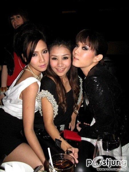 H.N.Y.2012 เก็บตกภาพสวยๆ"อั้ม พัชราภา"เเละเพื่อนๆของเธอว์ เริ่ดสะบัดช่อ อุ๊ปส์!!!