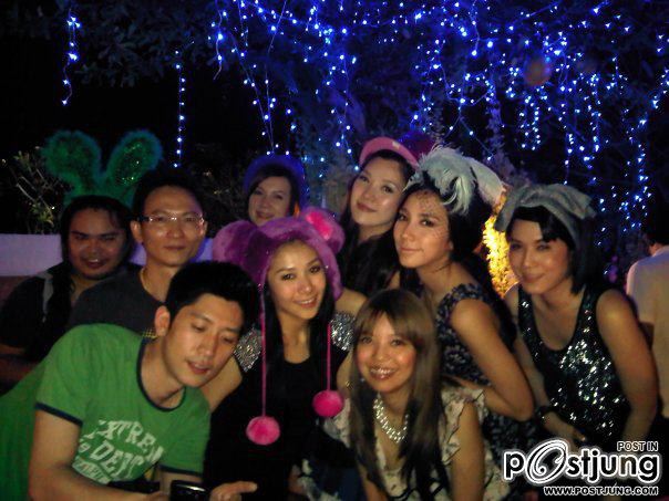 H.N.Y.2012 เก็บตกภาพสวยๆ"อั้ม พัชราภา"เเละเพื่อนๆของเธอว์ เริ่ดสะบัดช่อ อุ๊ปส์!!!