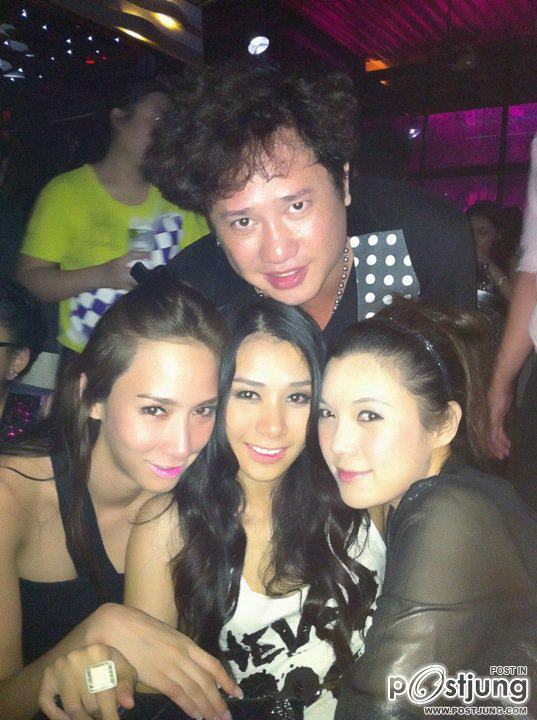 H.N.Y.2012 เก็บตกภาพสวยๆ"อั้ม พัชราภา"เเละเพื่อนๆของเธอว์ เริ่ดสะบัดช่อ อุ๊ปส์!!!