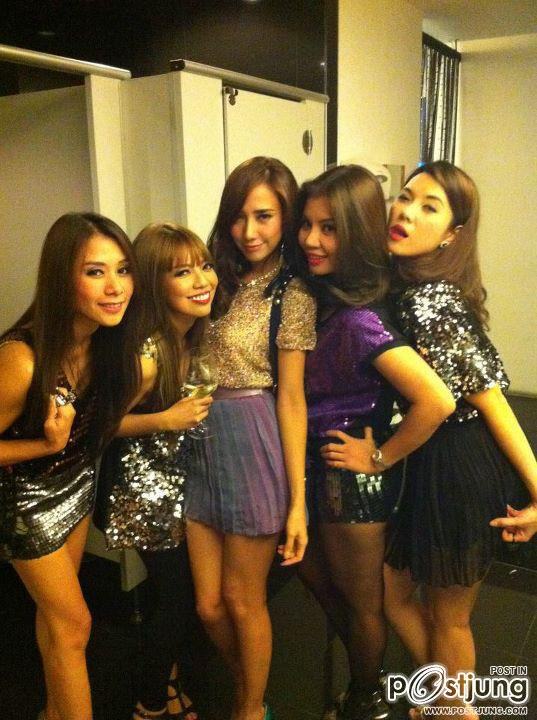 H.N.Y.2012 เก็บตกภาพสวยๆ"อั้ม พัชราภา"เเละเพื่อนๆของเธอว์ เริ่ดสะบัดช่อ อุ๊ปส์!!!