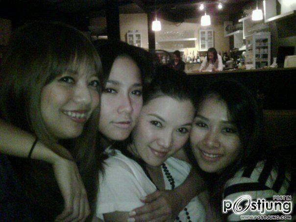 H.N.Y.2012 เก็บตกภาพสวยๆ"อั้ม พัชราภา"เเละเพื่อนๆของเธอว์ เริ่ดสะบัดช่อ อุ๊ปส์!!!