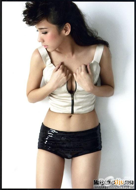 โพสเเรกเเห่งปี 2012 ภาพสวยๆ"อั้ม,นุ่น,เเพนเค้ก"!!!!