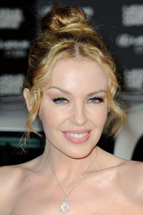 9. มวยผมกลม ๆ