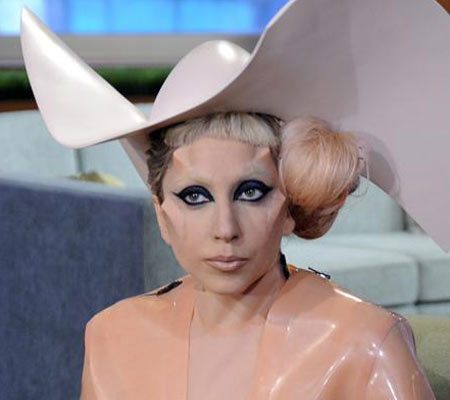 1. เลดี้ กาก้า