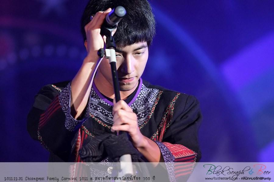 โตโน่ & ริท @ งาน Chiangmai Family Carnival 2011
