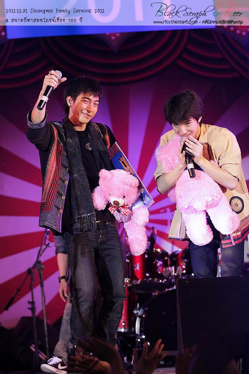โตโน่ & ริท @ งาน Chiangmai Family Carnival 2011