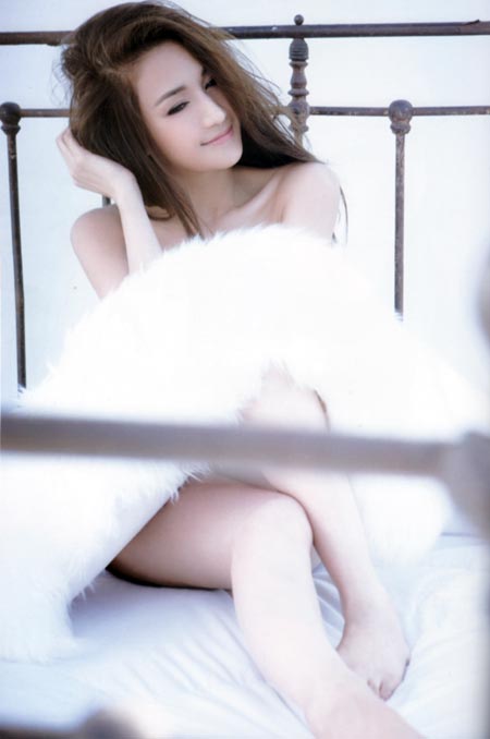 MIX vol. 5 no. 62 January 2012 เนย โชติกา