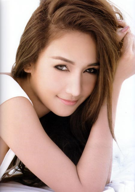 MIX vol. 5 no. 62 January 2012 เนย โชติกา