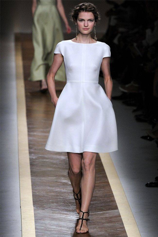 PARIS FASHION WEEK: VALENTINO SPRING 2012