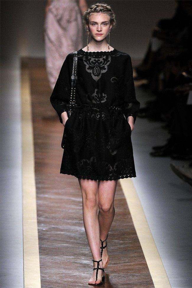 PARIS FASHION WEEK: VALENTINO SPRING 2012