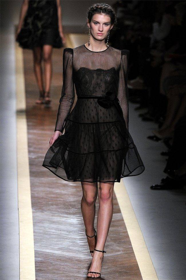 PARIS FASHION WEEK: VALENTINO SPRING 2012