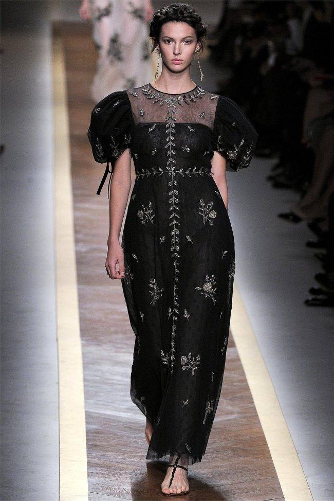 PARIS FASHION WEEK: VALENTINO SPRING 2012