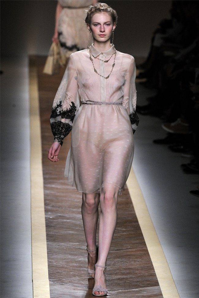 PARIS FASHION WEEK: VALENTINO SPRING 2012