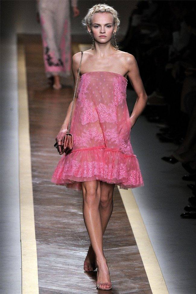 PARIS FASHION WEEK: VALENTINO SPRING 2012