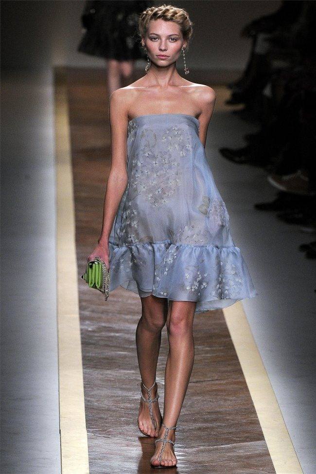 PARIS FASHION WEEK: VALENTINO SPRING 2012