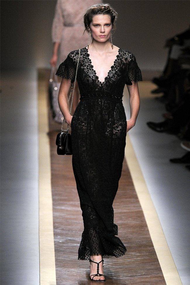 PARIS FASHION WEEK: VALENTINO SPRING 2012