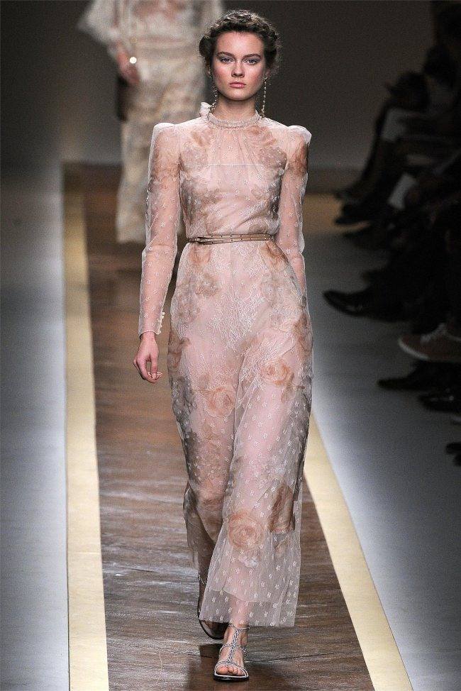 PARIS FASHION WEEK: VALENTINO SPRING 2012