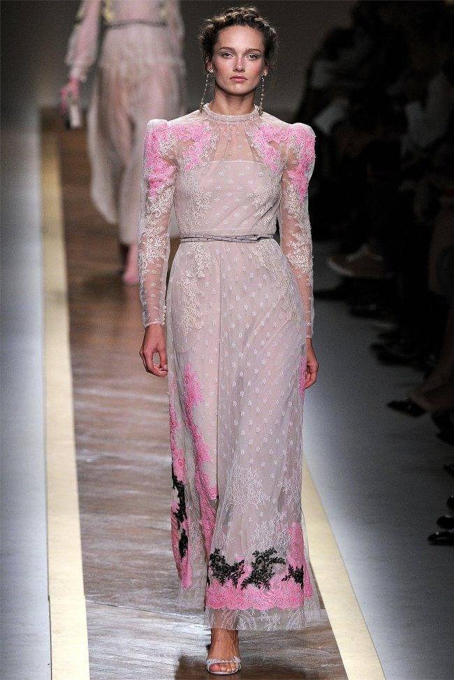 PARIS FASHION WEEK: VALENTINO SPRING 2012