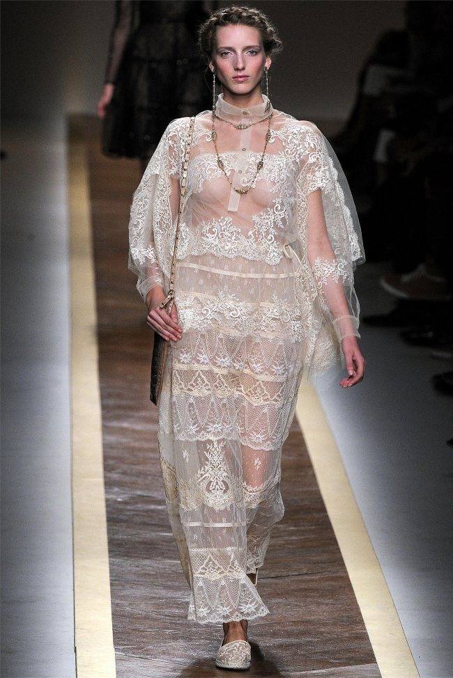 PARIS FASHION WEEK: VALENTINO SPRING 2012