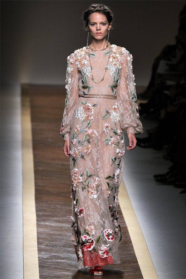 PARIS FASHION WEEK: VALENTINO SPRING 2012