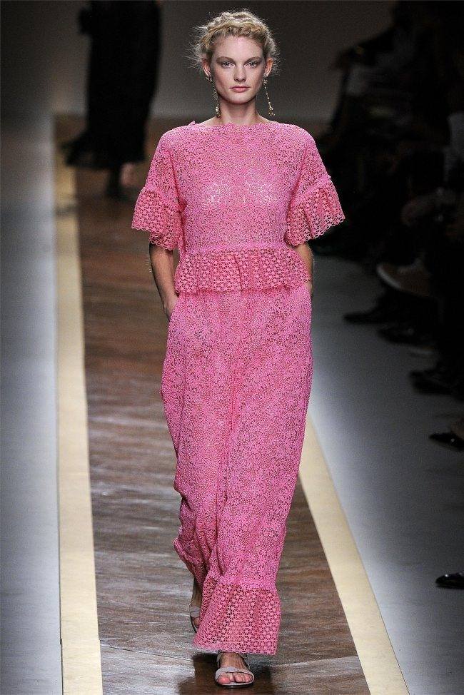 PARIS FASHION WEEK: VALENTINO SPRING 2012