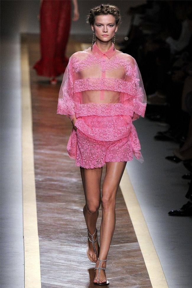 PARIS FASHION WEEK: VALENTINO SPRING 2012