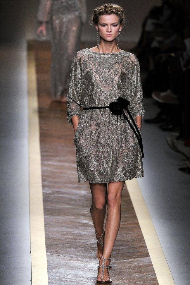 PARIS FASHION WEEK: VALENTINO SPRING 2012