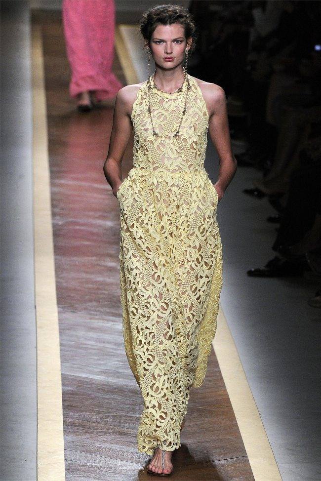 PARIS FASHION WEEK: VALENTINO SPRING 2012