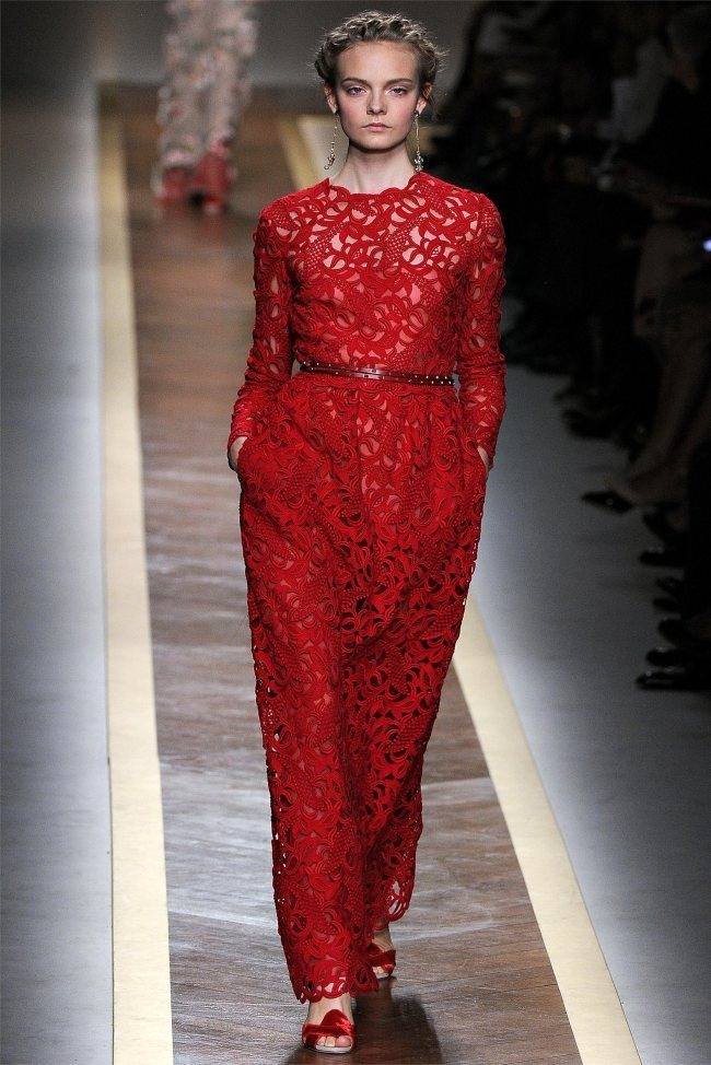 PARIS FASHION WEEK: VALENTINO SPRING 2012