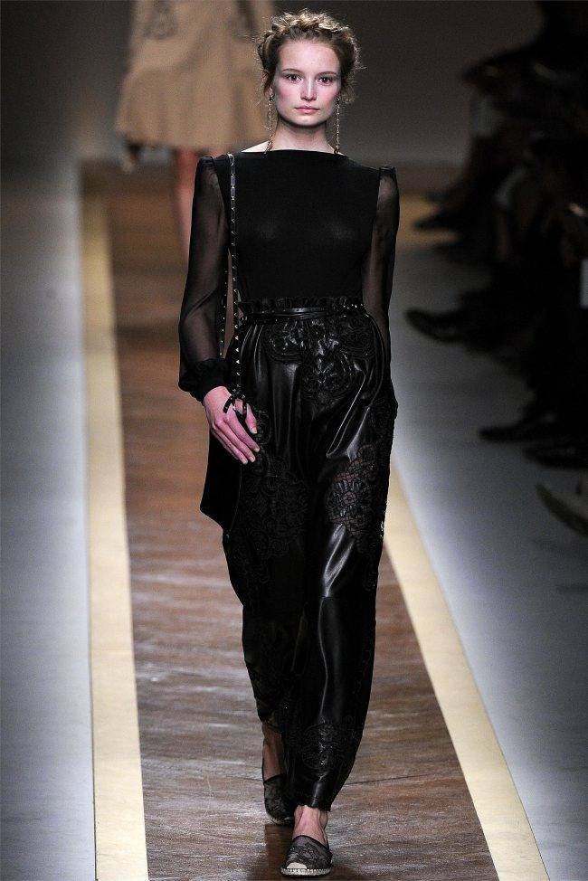 PARIS FASHION WEEK: VALENTINO SPRING 2012