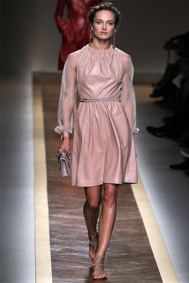 PARIS FASHION WEEK: VALENTINO SPRING 2012