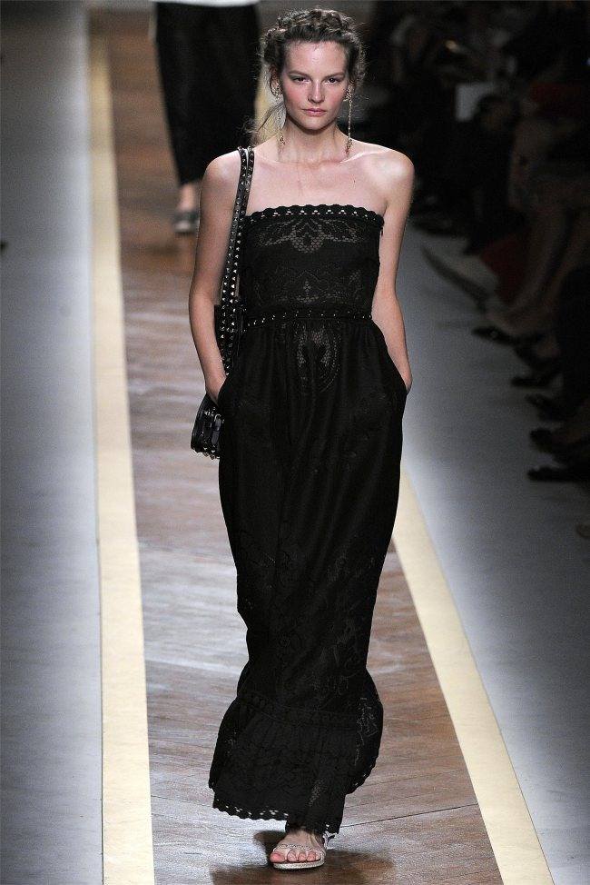 PARIS FASHION WEEK: VALENTINO SPRING 2012