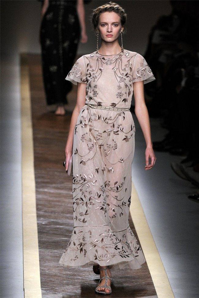 PARIS FASHION WEEK: VALENTINO SPRING 2012