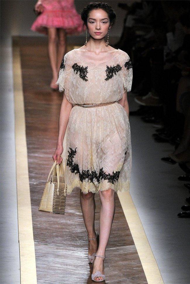 PARIS FASHION WEEK: VALENTINO SPRING 2012