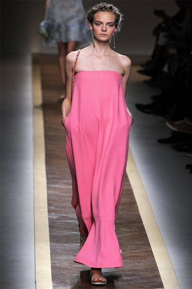 PARIS FASHION WEEK: VALENTINO SPRING 2012