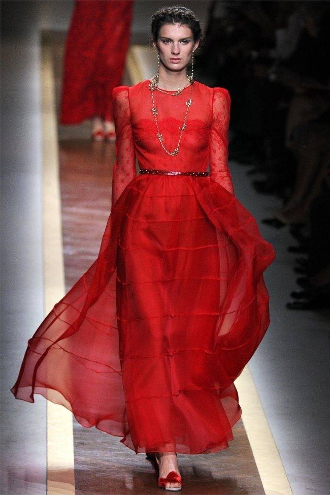 PARIS FASHION WEEK: VALENTINO SPRING 2012