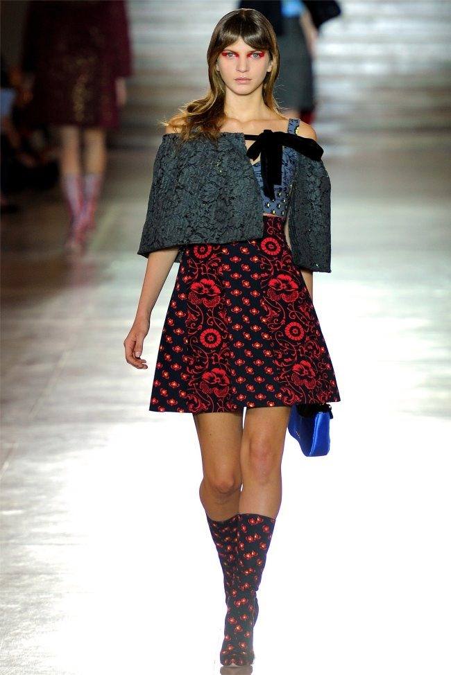 PARIS FASHION WEEK: MIU MIU SPRING 2012