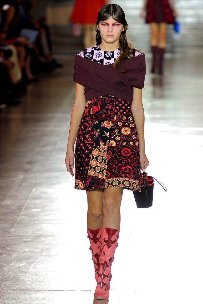 PARIS FASHION WEEK: MIU MIU SPRING 2012