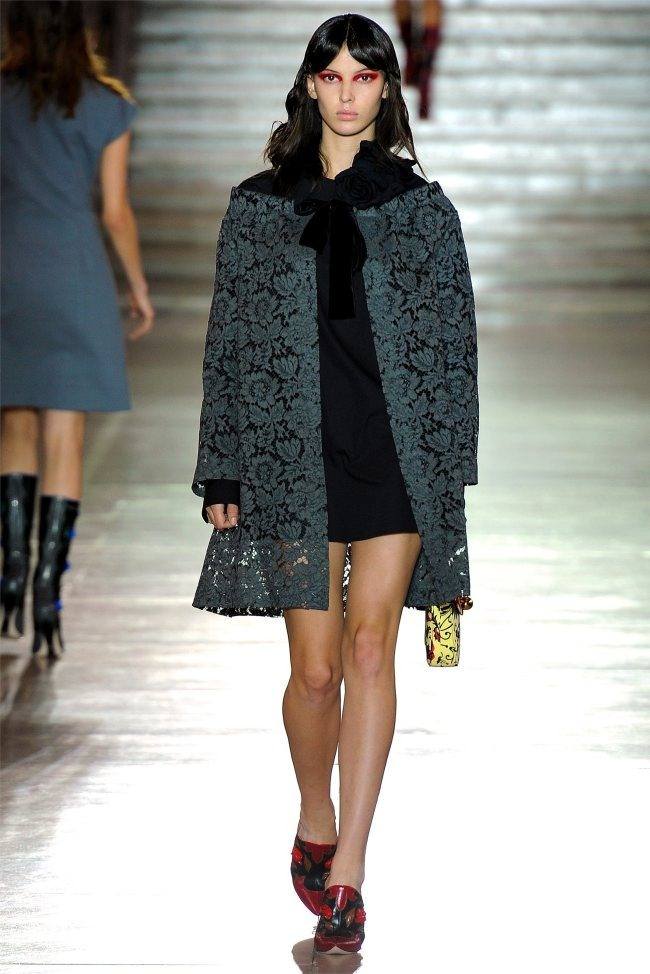 PARIS FASHION WEEK: MIU MIU SPRING 2012