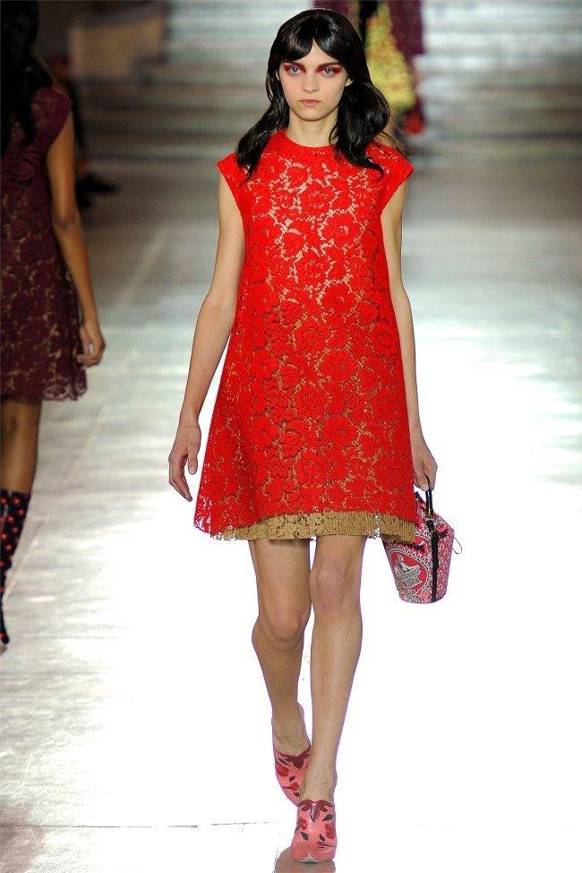 PARIS FASHION WEEK: MIU MIU SPRING 2012